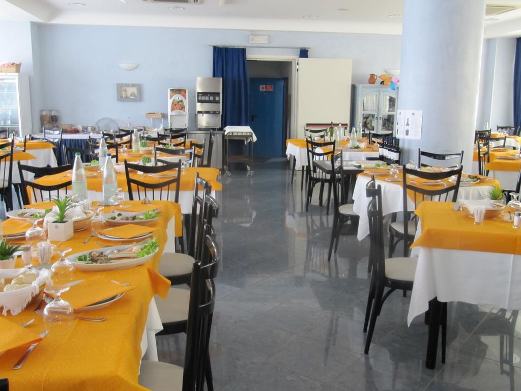 Hotel Monti Rimini Exterior foto